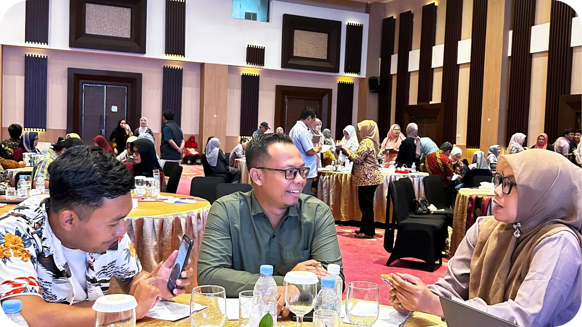 Tingkatkan strategi dan budaya organisasi Anda melalui layanan konsultasi bisnis berbasis Design Thinking. Dapatkan solusi inovatif untuk pertumbuhan berkelanjutan