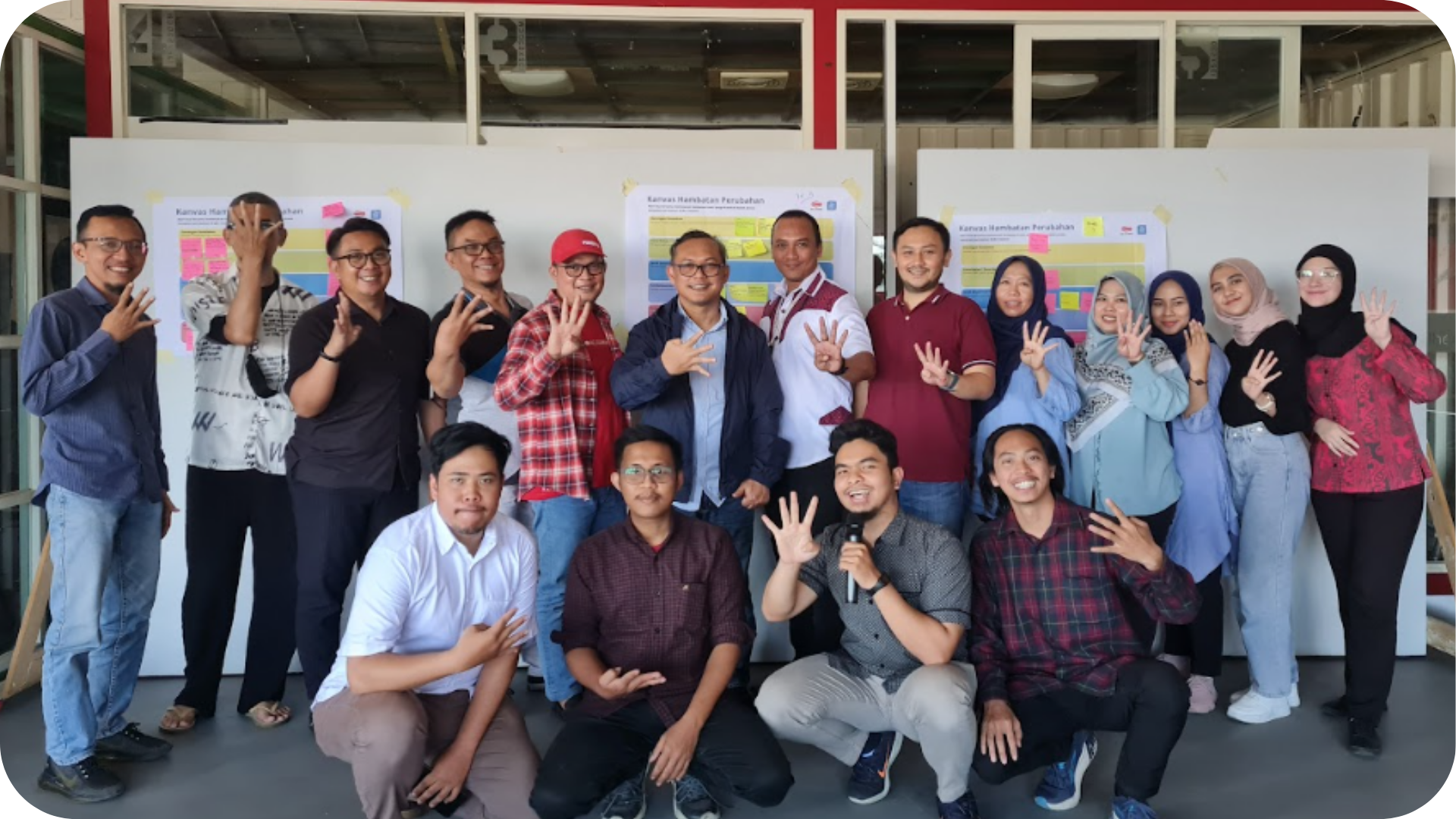 elajari bagaimana transformasi digital dan agilitas mengubah bisnis, serta strategi utama untuk mengimplementasikannya agar tetap kompetitif di dunia digital yang cepat
