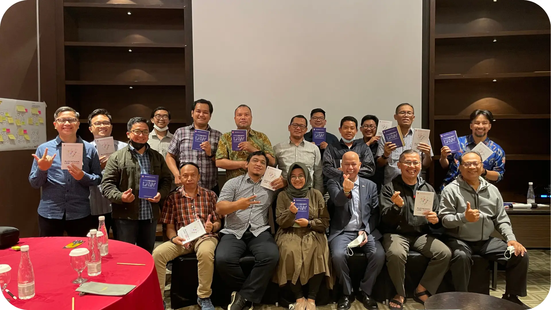 Tingkatkan strategi dan budaya organisasi Anda melalui layanan konsultasi bisnis berbasis Design Thinking. Dapatkan solusi inovatif untuk pertumbuhan berkelanjutan.